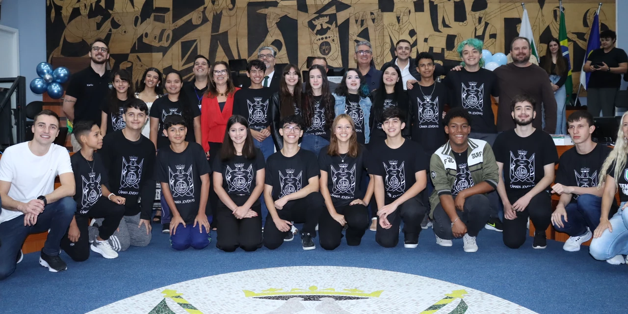 Cerimônia marca encerramento de atividades do Câmara Jovem 2025