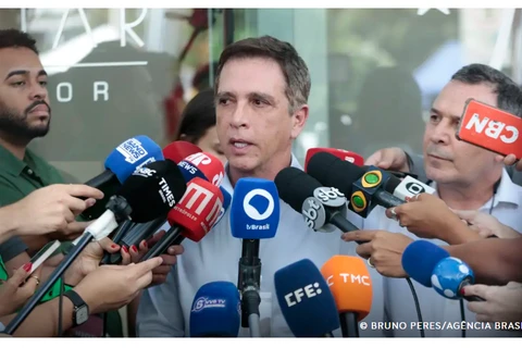 Bolsonaro deve ter alta nesta quinta e retornar à cela na PF