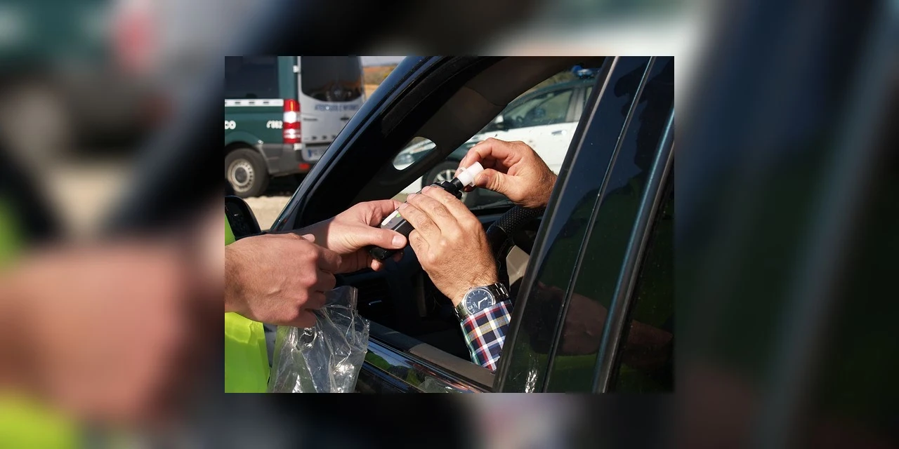 Blitz de trânsito flagra motoristas alcoolizados no bairro Neves