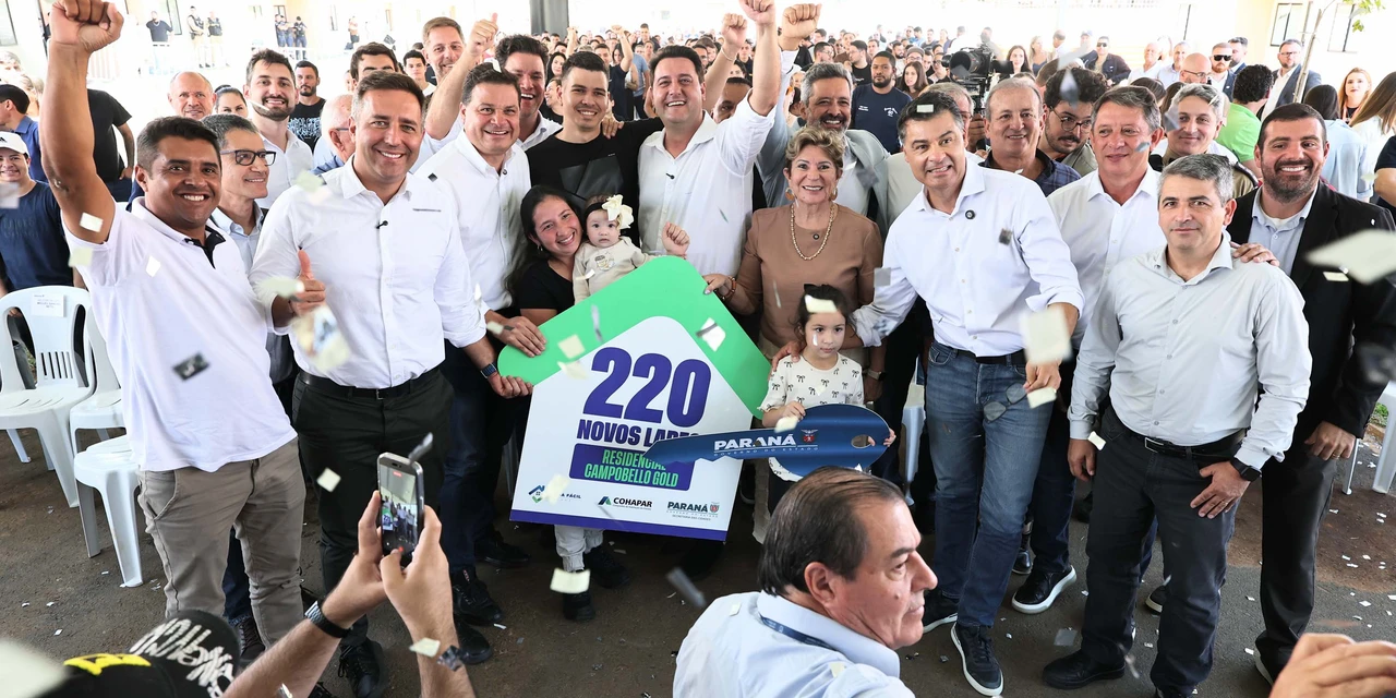 Governador entrega 220 casas em Ponta Grossa com investimento do Casa Fácil