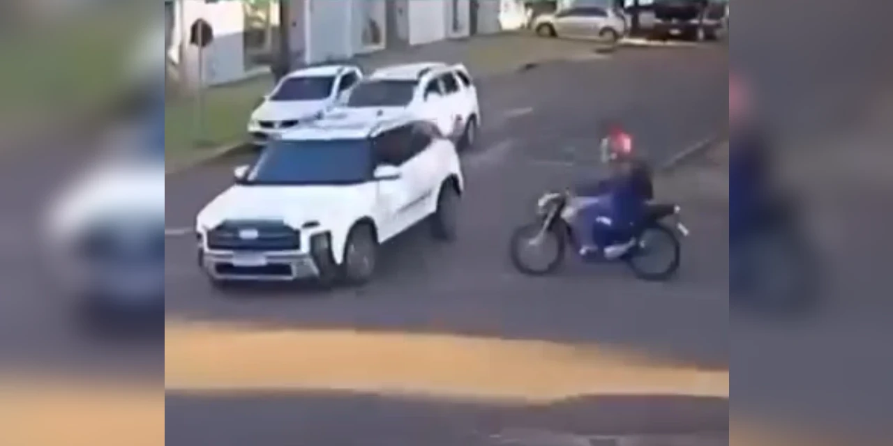 Vídeo mostra momento de colisão que tirou a vida de motociclista no Paraná  