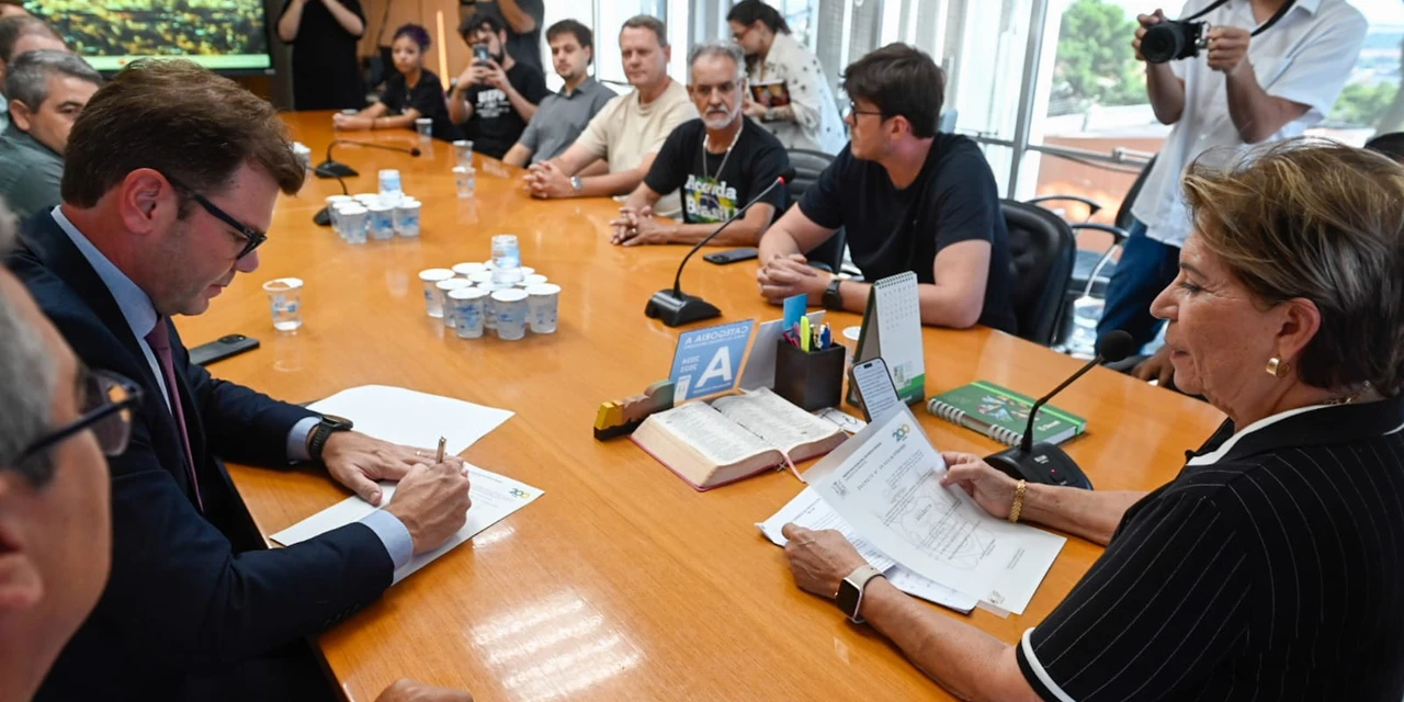 Prefeitura confirma ampliação do Passe Livre, corrige tarifa e destaca evolução do transporte