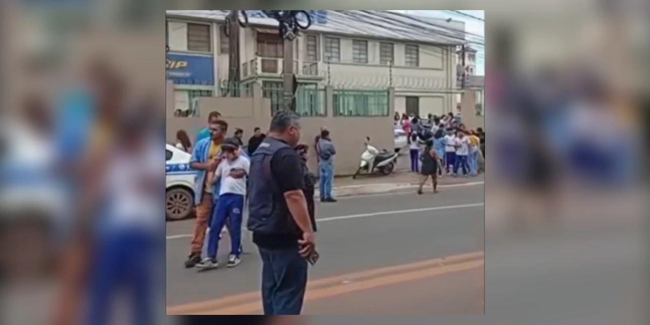 Adolescente de 13 anos invade escola e mata duas funcionárias a tiros