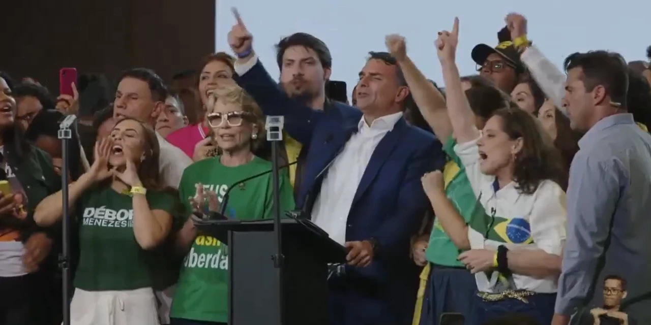 PL oficializa candidatura de Flávio Bolsonaro à Presidência