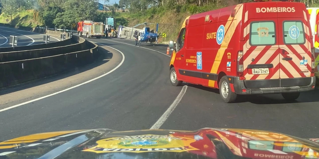 PRF atende tombamento com dois óbitos na BR-376 em Mauá da Serra (PR)