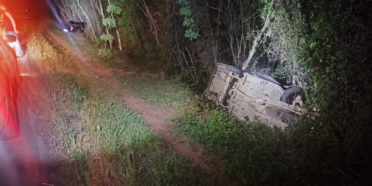 Colisão entre dois veículos envolve adolescente de 15 anos na direção em Imbituva