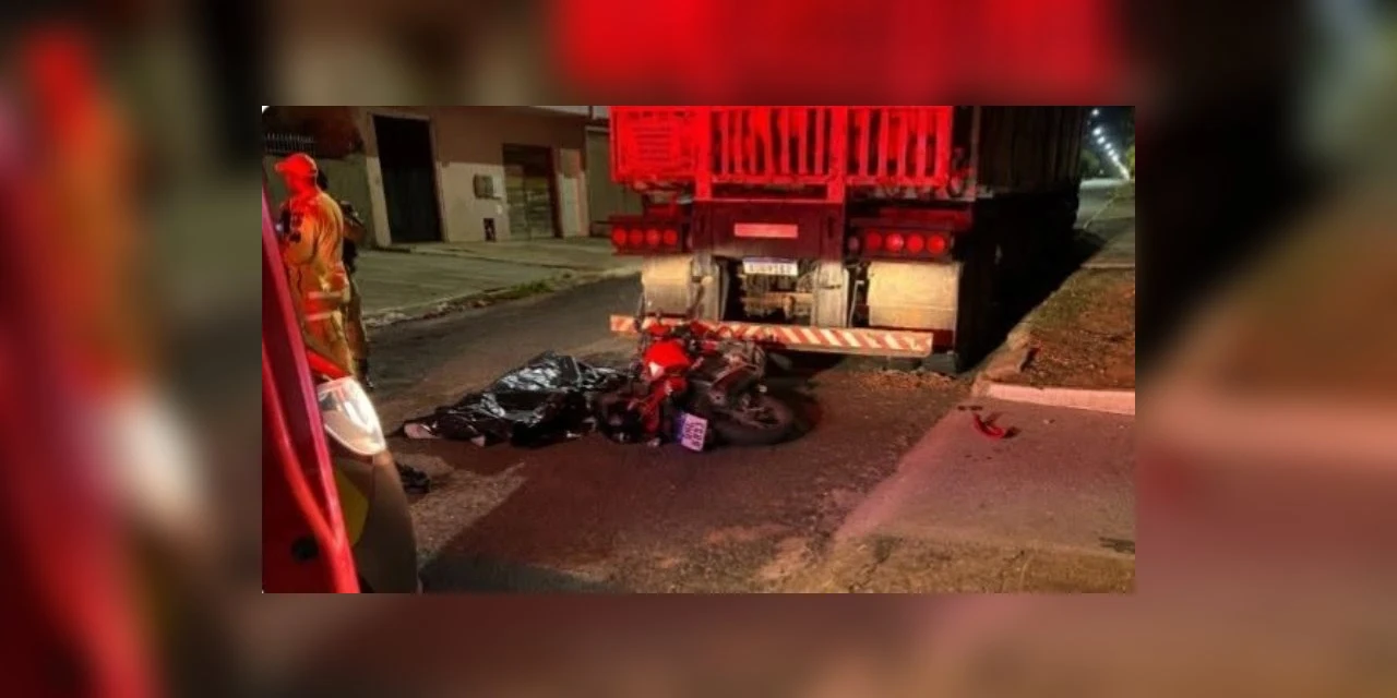 Em Jaguariaíva motociclista de 27 anos morre após bater contra traseira de carreta 