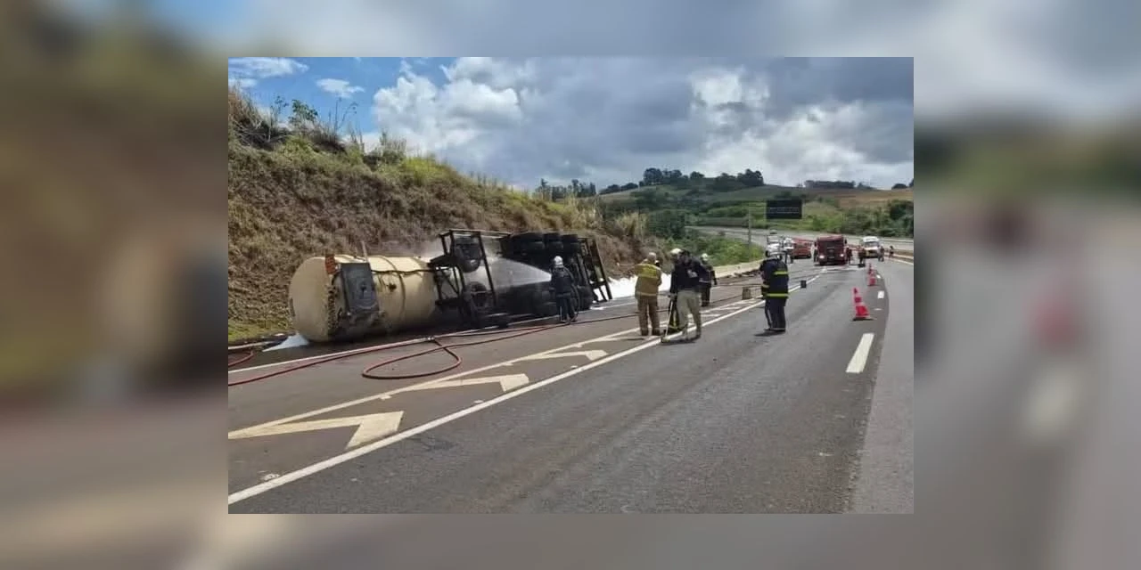 Ciclista morre carbonizado no Paraná após caminhão-tanque sair da pista, tombar e pegar fogo 