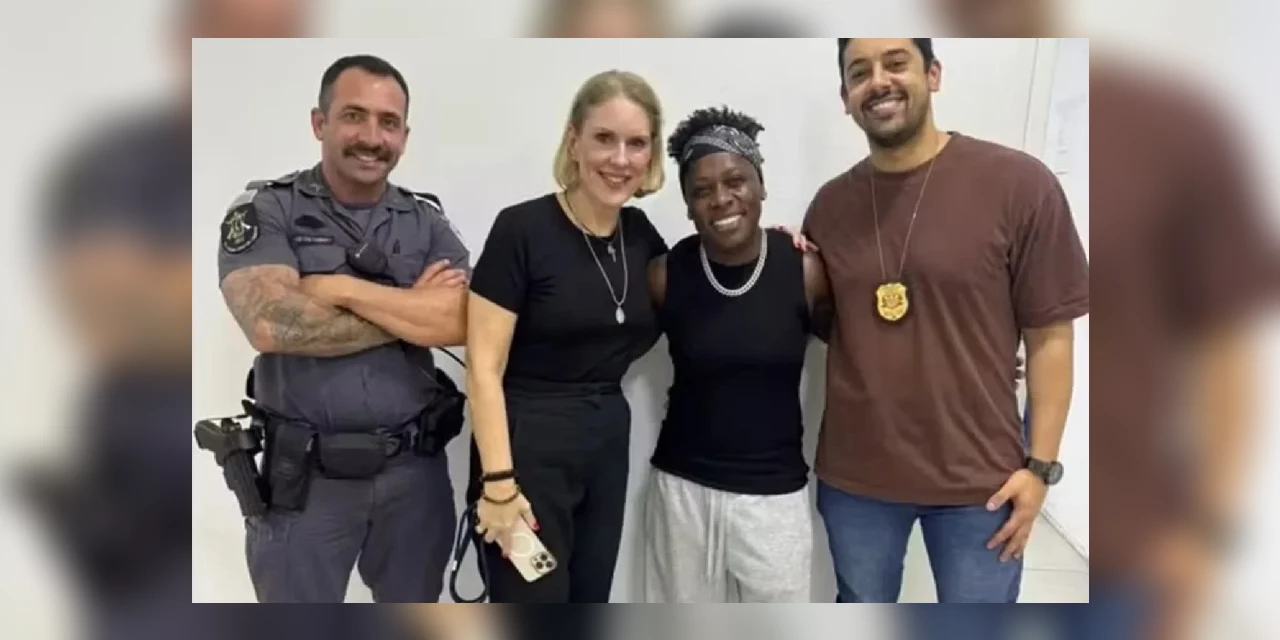 Cantora Neném é levada à delegacia após ser flagrada com carro furtado