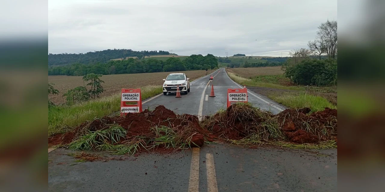 DER/PR alerta que quatro rodovias estaduais estão totalmente interditadas devido as chuvas