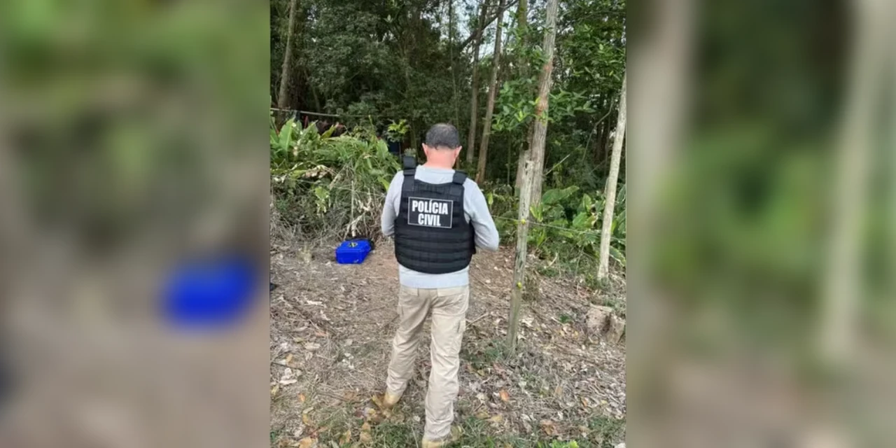 Mãe ouve disparos e corpos de três filhos são encontrados carbonizados
