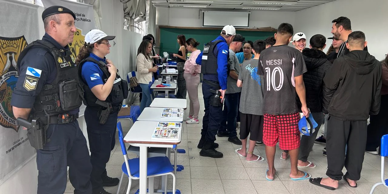 Guarda Municipal e Trânsito participam da Feira das Profissões na UEPG